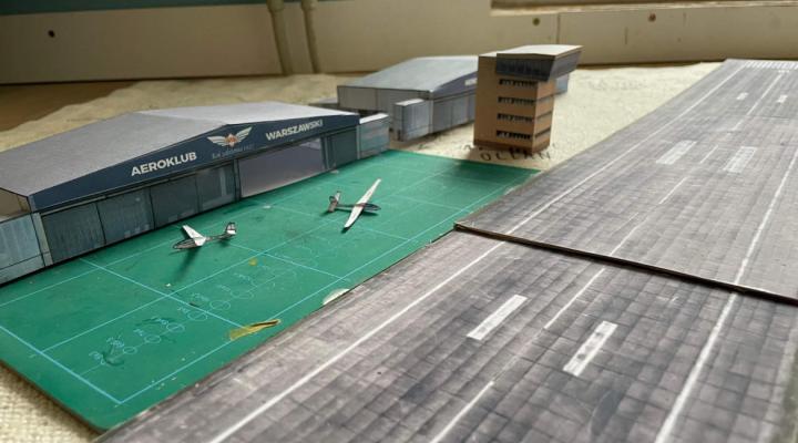 Model lotniska EPBC do samodzielnego sklejenia