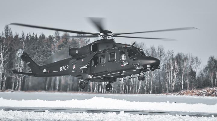 AW-149 w Nowym Glinniku - start zimą (fot. st. szer. Radosław Kocięba)