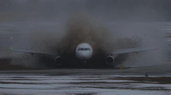 Incydent z A320 Avion Express w Wilnie, fot. avherald