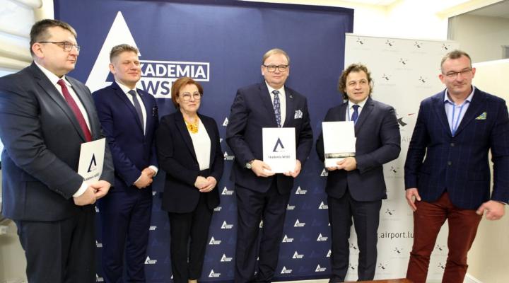 Podpisano umowę o współpracy pomiędzy Lubelską Akademią WSEI a Portem Lotniczym Lublin (fot. Lubelska Akademia WSEI)