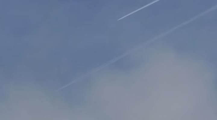 Przechwycenie samolotu pasażerskiego przez myśłiwiec RAF, fot. kadr youtube