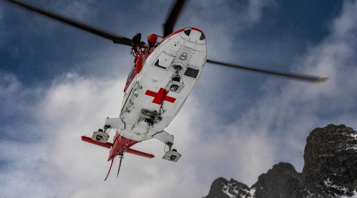 Agusta A109K2 należący do VZZS ATE podczas akcji ratowniczej (fot. Air - Transport Europe, letecká záchranná služba, Facebook)