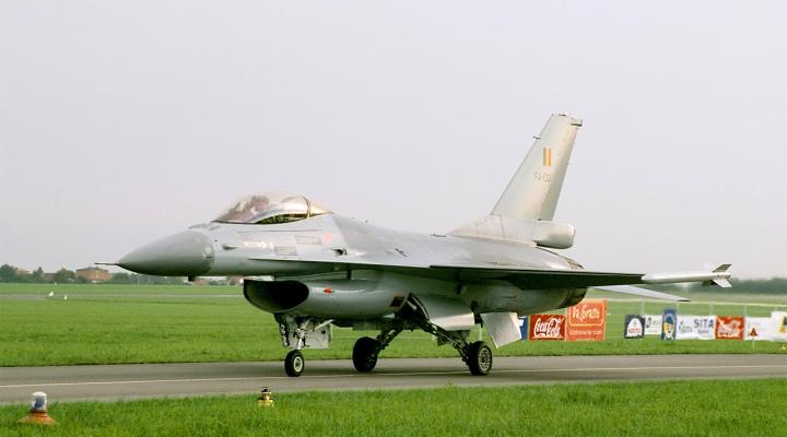 F-16 belgijskich Sił Powietrznych (fot. Przemyslaw 'Blueshade' Idzkiewicz, CC-BY-SA-2.5, Wikimedia Commons)