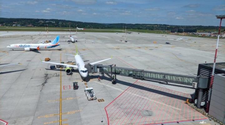 Nowa płyta postojowa w Porcie Lotniczym Kraków (fot. Krakow Airport, Facebook)