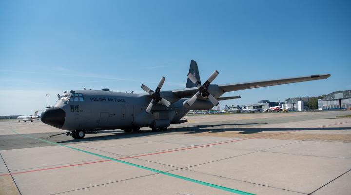 C-130 Hercules na płycie lotniska (fot. Ministerstwo Obrony Narodowej)
