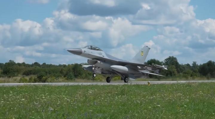 F-16 ukraińskich Sił Powietrznych - start (fot. Володимир Зеленський, Facebook)