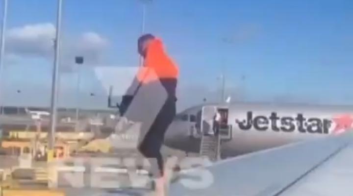 Incydent na pokładzie samolotu Jetstar, fot. kadr twitter