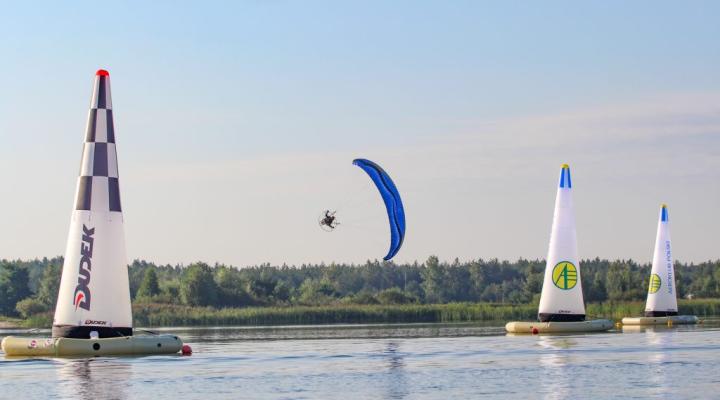 Motoparalotniowe Otwarte Slalomowe Mistrzostwa Polski i Czech na Zbiorniku Przykona (fot. Paweł Karpiak)