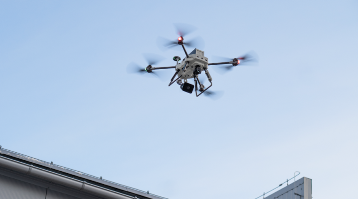 Dron w locie (fot. reakto.eu)