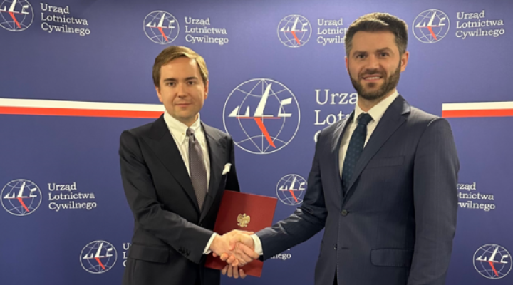 Mateusz Bączkowski i Julian Rotter (fot. Urząd Lotnictwa Cywilnego)