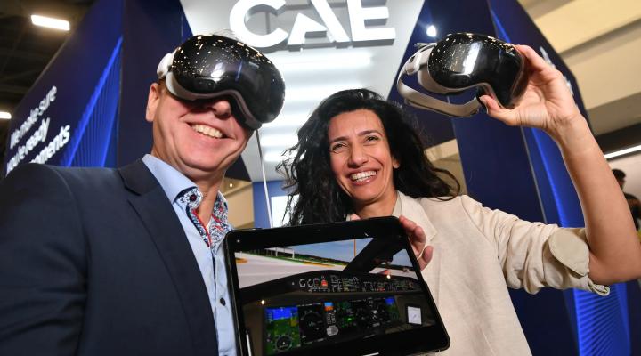Prezentacja szkolenia z Apple Vision Pro na NBAA-BACE 2024 (fot. CAE)