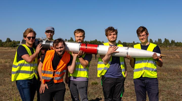 Rakieta Twardowsky przed udanym startem 17 września 2023 (fot. Studenckie Koło Astronautyczne PW)