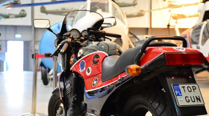 Motocykl z filmu 'Top Gun' w Muzeum Sił Powietrznych (fot. Marcin Kalbarczyk, MSP)2