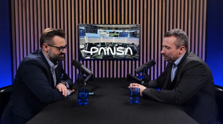 Przemysław Walc, szef Cywilno-Wojskowego Ośrodka Koordynacji Poszukiwania i Ratownictwa Lotniczego (ARCC) w PAŻP gościem wideopodcastu Wysokie Loty (fot. PAŻP)