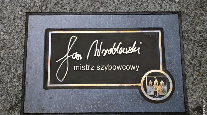 Tablica z podpisem Jana Wróblewskiego w Alei Autografów w Bydgoszczy (fot. Robert Sawicki)