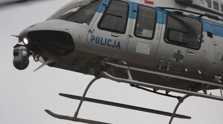 Bell-407GXi Policji w locie - widok z bliska (fot. asp. Karol Górski KPP w Suwałkach)
