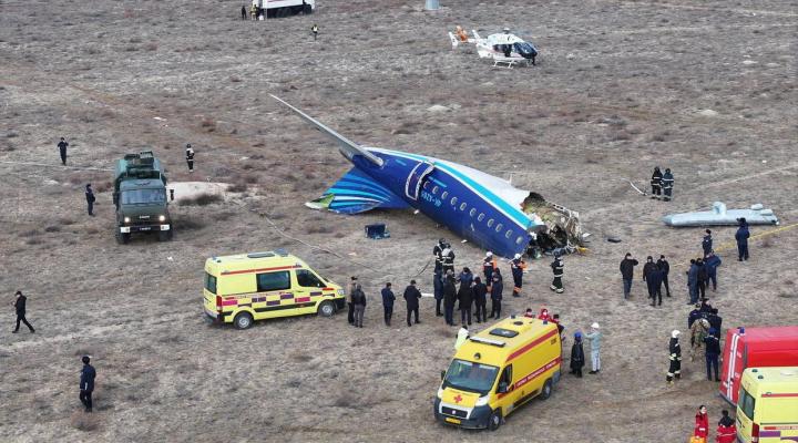 Katastrofa samolotu Azerbaijan Airlines w Kazachstanie, fot. cbs
