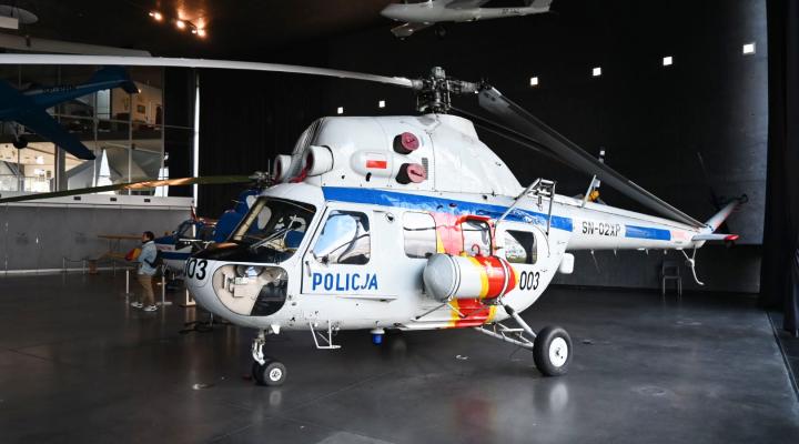 Mi-2 w gmachu głównym Muzeum Lotnictwa Polskiego w Krakowie (fot. Muzeum Lotnictwa Polskiego)