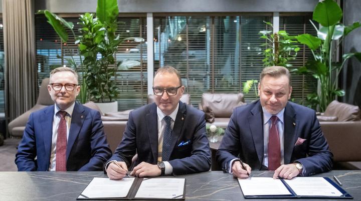 Podpisanie porozumienia o współpracy pomiędzy PPL i POT - M. Danił, A. Sanocki, R. Szmytke (fot. D. Kłosiński, PPL)