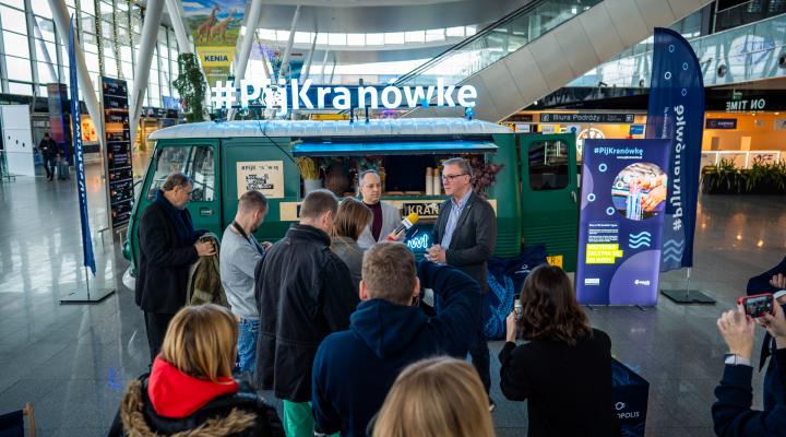 W Porcie Lotniczym Wrocław można napełnić swój bidon kranówką (fot. Port Lotniczy Wrocław)