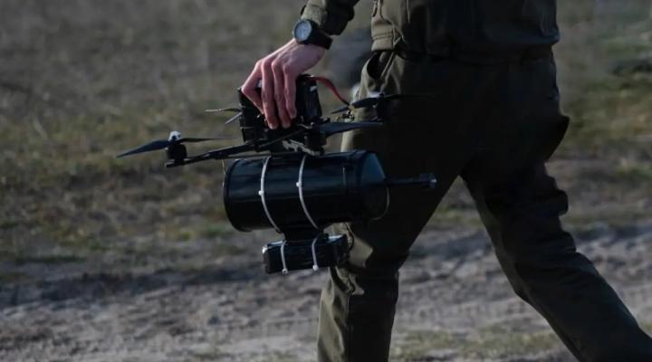 Dron ze światłowodowym modułem sterowania testowany na Ukrainie (fot. Ministerstwo Obrony Ukrainy)