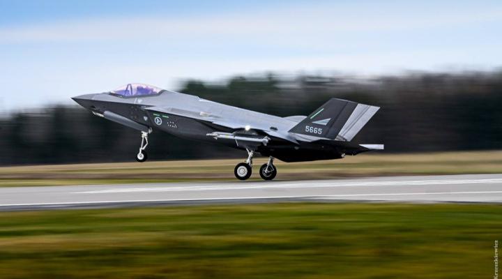 F-35 Sił Zbrojnych Norwegii - lądowanie (fot. Paweł Krzeszkiewicz)