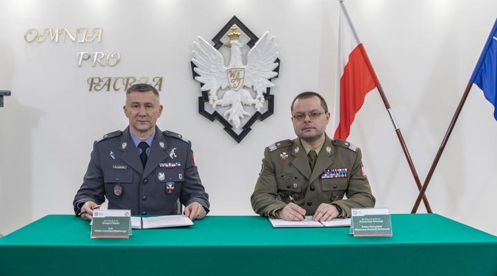 Współpraca WAT i WLW w obszarze techniki lotniczej (fot. Mariusz Maciejewski)