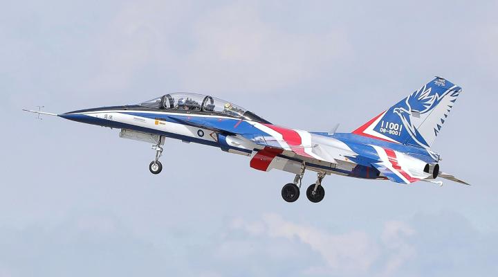 AT-5 Brave Eagle na podejściu (fot. 總統府, CC BY-SA 4.0, Wikimedia Commons)