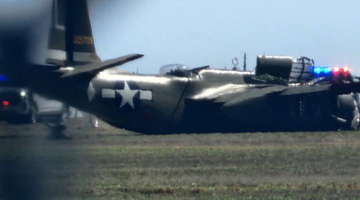 Miejsce awaryjnego ląsowania samolotu Douglas A-20G Havoc w Teksasie (fot. Monitoreo Laredo, platforma X)
