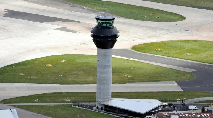 Port Lotniczy Manchester - wieża (fot. manchesterairport.co.uk)