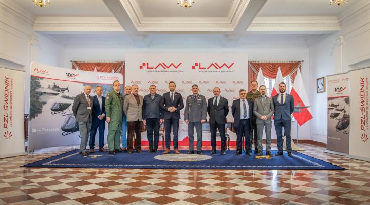 Umowa o współpracy Lotniczej Akademii Wojskowej z PZL-Świdnik S.A. (fot. Lotnicza Akademia Wojskowa)