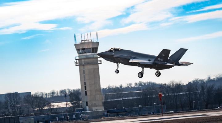 F-35 polskich Sił Powietrznych - start (fot. st. sierż. Rafał Samluk, Combat Camera DORSZ)