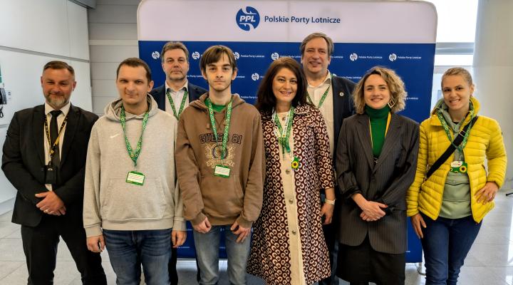 Lotnisko Chopina dołącza do programu Hidden Disabilities Sunflower (fot. Polskie Porty Lotnicze)