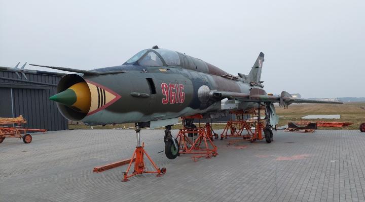 SU-22M4 'Fitter' w kampusie Politechniki Poznańskiej w Kąkolewie (fot. Politechnika Poznańska)