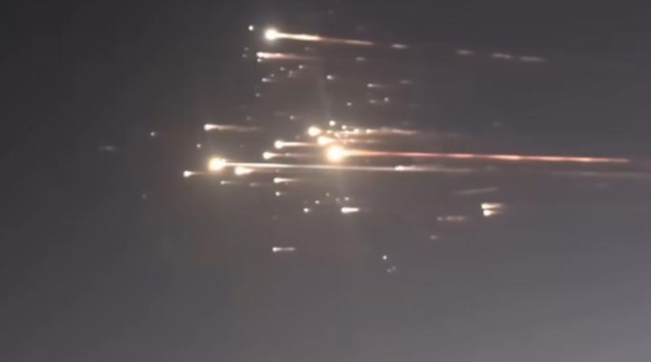 Spadające szczątki rakiety Starship, fot. kadr youtube