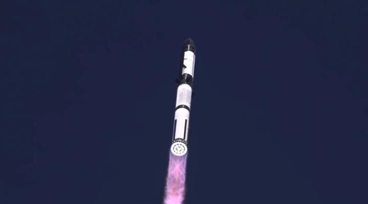 Starship - start statku kosmicznego firmy SpaceX (fot. kadr z filmu SpaceX)