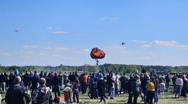 Pokazy lotnicze JedlińSKY (fot. Kamil Dziewierz, Facebook)