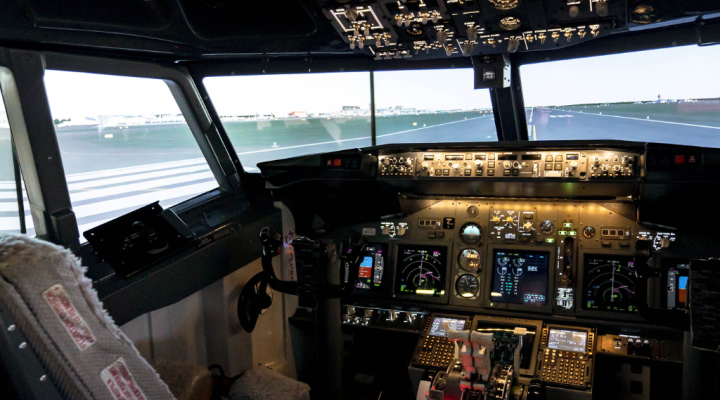Symulator B737, fot. źródło masalski_pl