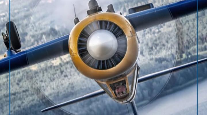 Vári Gyula za sterami samolotu Jak-52 na pokazach JedlińSKY 2025 (fot. Hesja Air-Art Photography)