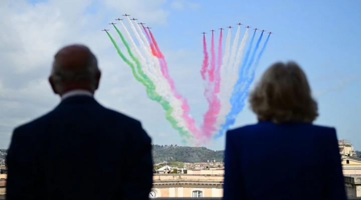 Wspólny przelot Red Arrows i Frecce Tricolori nad Rzymem, fot. aerotime