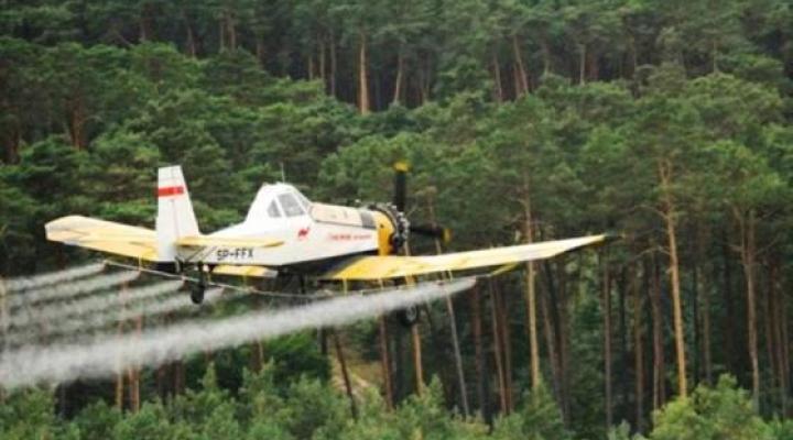 Chemiczne zabiegi agrolotnicze na terenie RDLP w Lublinie (fot. archiwum Nadleśnictwa Nowa Dęba)