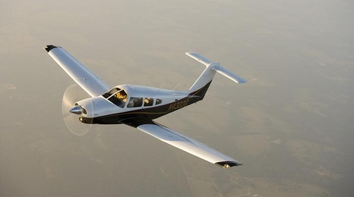 Piper PA28 podczas lotu, fot. AOPA