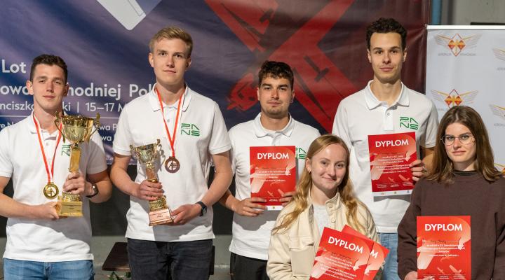 Studenci PANS w Chełmie zwycięzcami 53. Samolotowych Mistrzostw Juniorów (fot. Piotr Fuz)