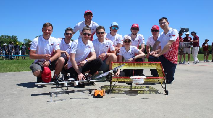 Studenci z Koła Naukowego SAE AeroDesign na zawodach w Stanach Zjednoczonych (fot. Politechnika Warszawska)