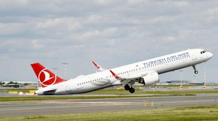 Tail strike Turkish Airlines w Pradze, fot. avherald