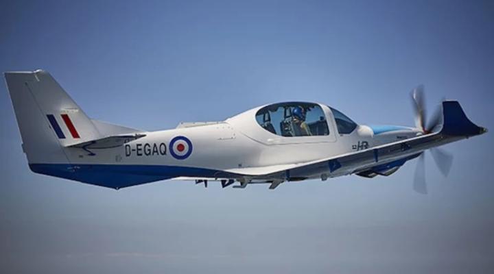 Grob G120TP w locie (fot. Grob Aircraft)