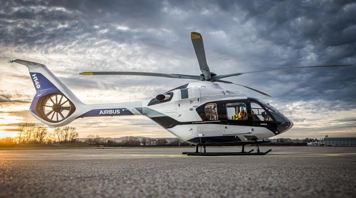 H140 na lądowisku (fot. Airbus Helicopters)