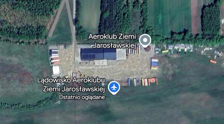 Lądowisko Aeroklubu Ziemi Jarosławckiej - widok z Google mapy (fot. Gen. bryg. pilot r. Dariusz Wroński, platforma X)