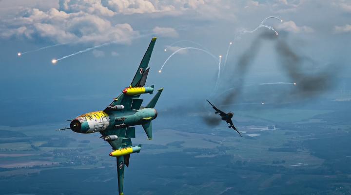 Su-22 w locie (fot. ron.mil.pl)