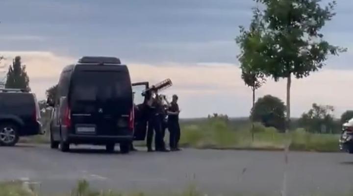 Atak niemieckich służb na drona w polskiej przestrzeni powietrznej (fot. kadr z filmu Dariusz Matecki, platforma X)